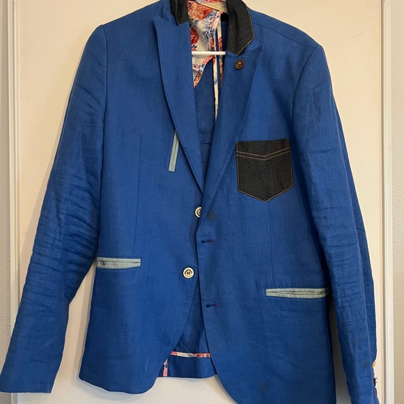 Stylish Blue Blazer with Contrast Details